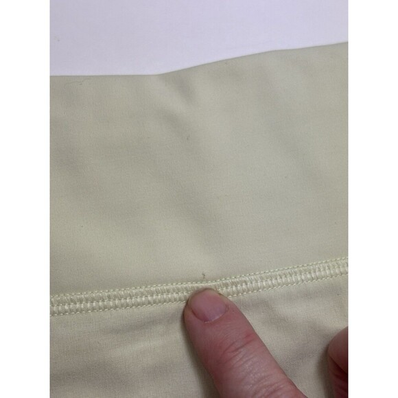Athleta Run With It 3.5" Short Shorts Pale Yellow Green XL Stretch Pocket - Picture 15 of 16